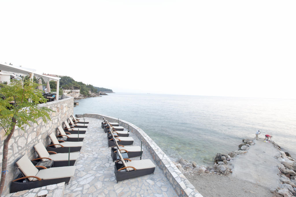 Aparthotel Live 4*